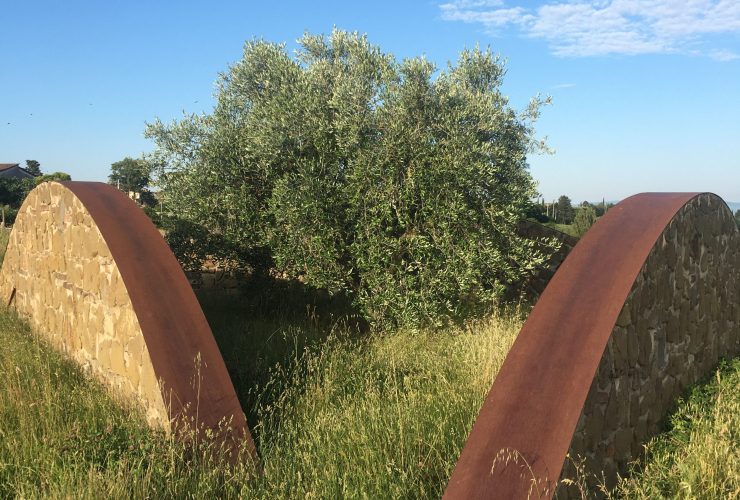 IL “LAND ART” OVVERO L’ARTE E LA NATURA CIRCOSTANTE  BRUFA, PARCO DELLE SCULTURE